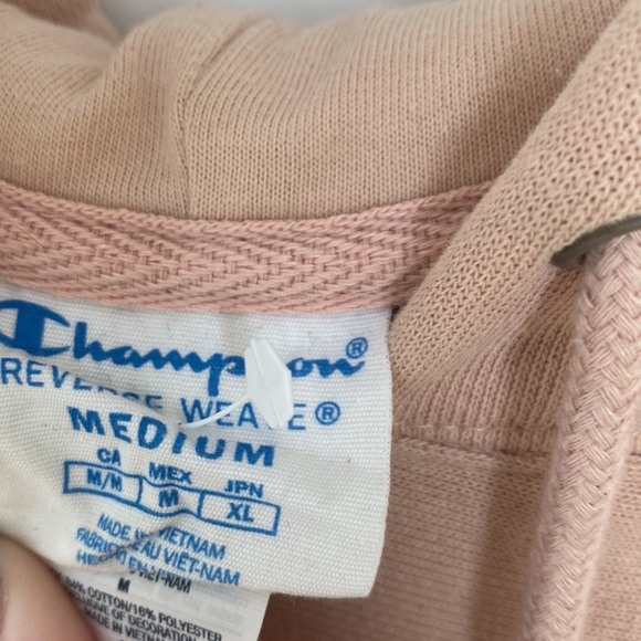 Light pink Champion hoodie💓 - Picture 4 of 4